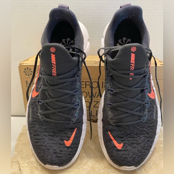 Sz 10  Nike Free RN 5.0 Next Nature Black/Magic Ember-Cave Purple Running Shoes - Picture 2 of 12